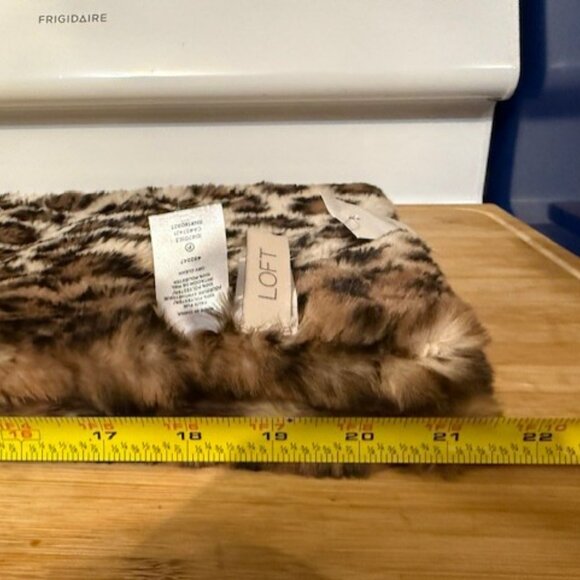 Retro Leopard Print Faux Fur Pull Through Scarf - Picture 7 of 16